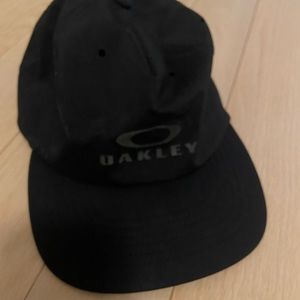 Oakley hat